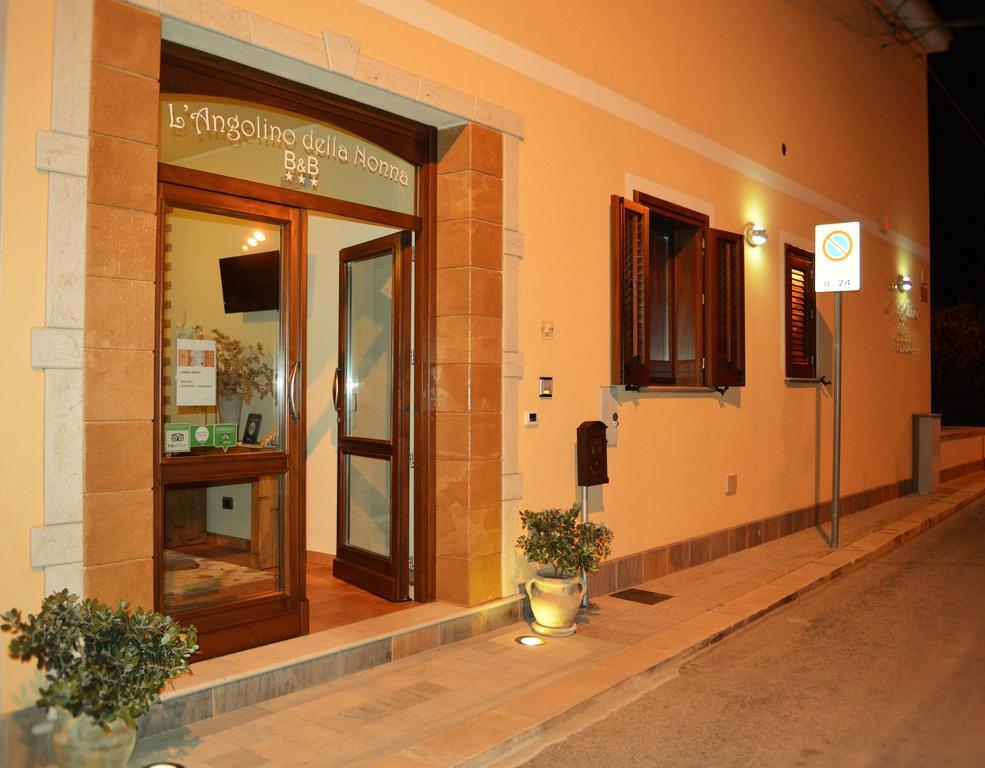 B&B L'Angolino Della Nonna Castelluzzo Exteriör bild