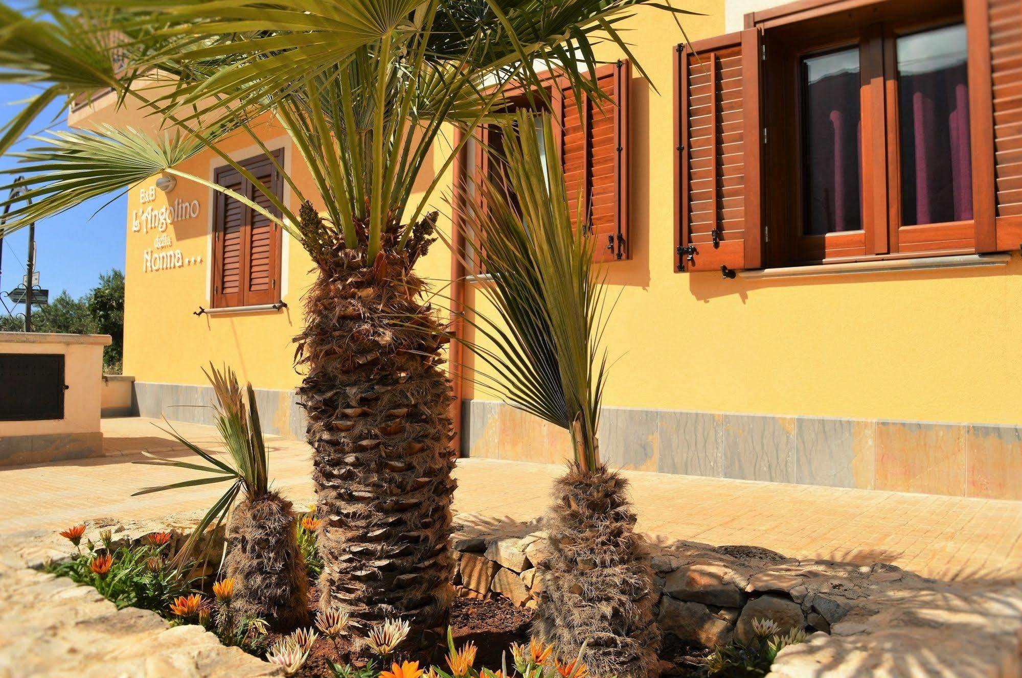B&B L'Angolino Della Nonna Castelluzzo Exteriör bild