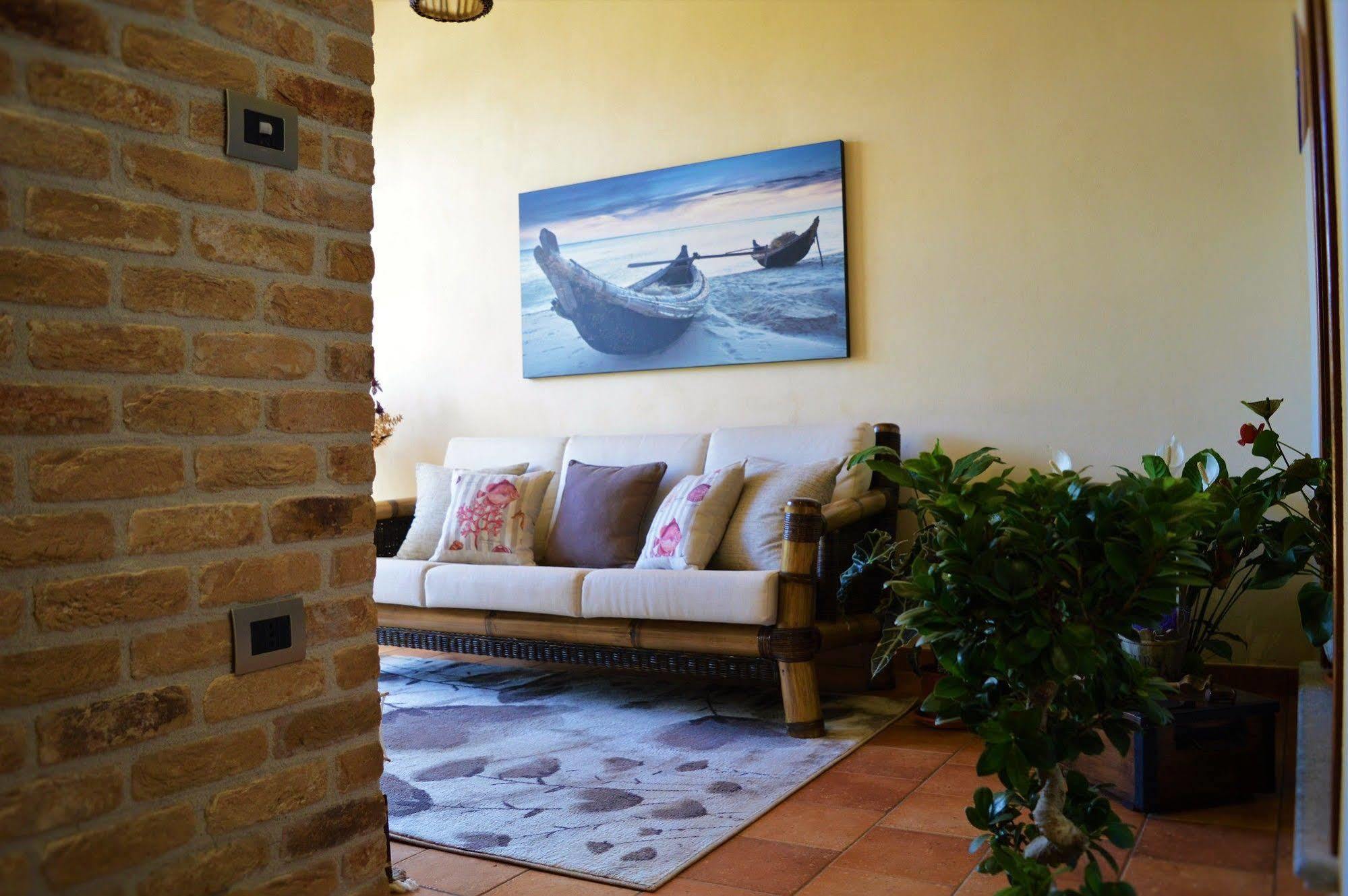 B&B L'Angolino Della Nonna Castelluzzo Exteriör bild